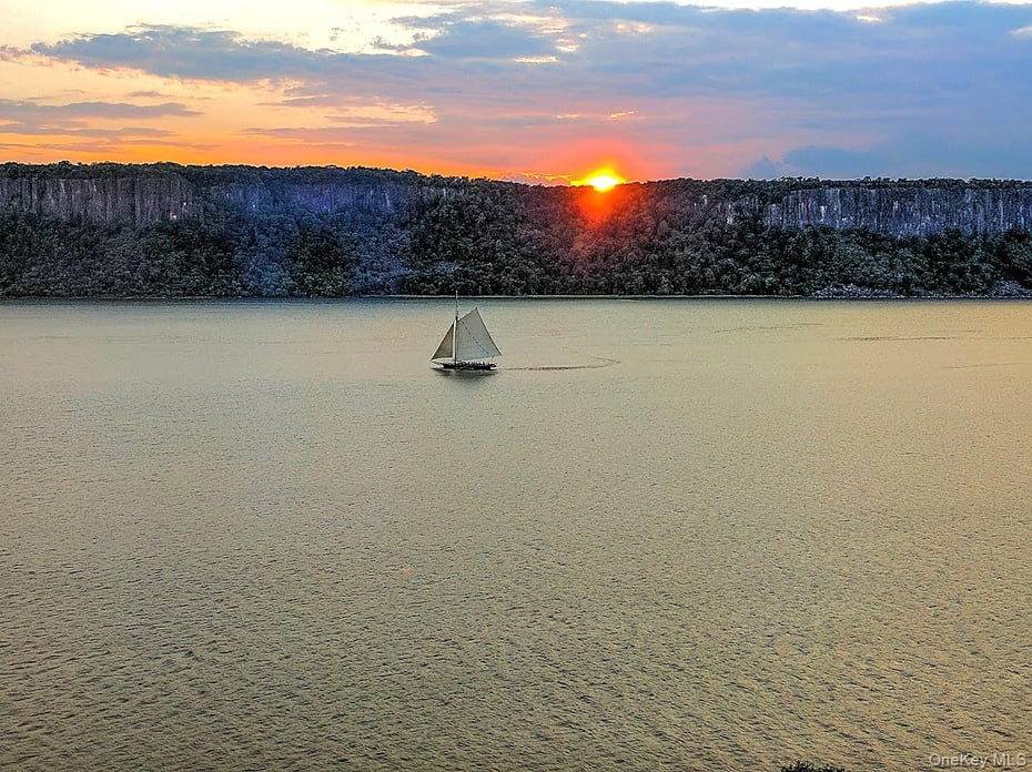 1155 Warburton Avenue  #9T Photo 28