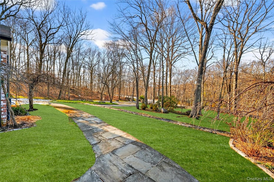 18 Reynolds Lane Photo 3