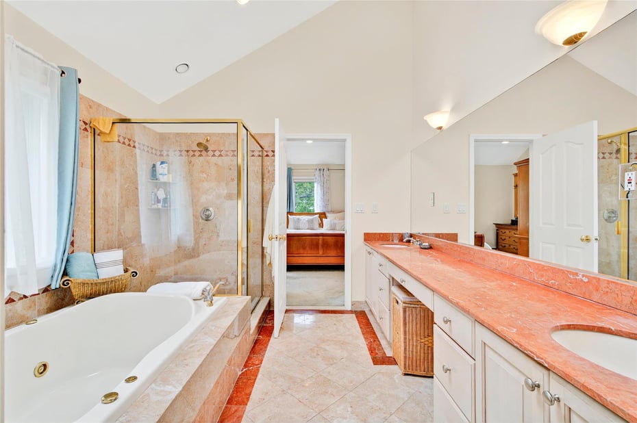 249 Park Avenue Photo 30