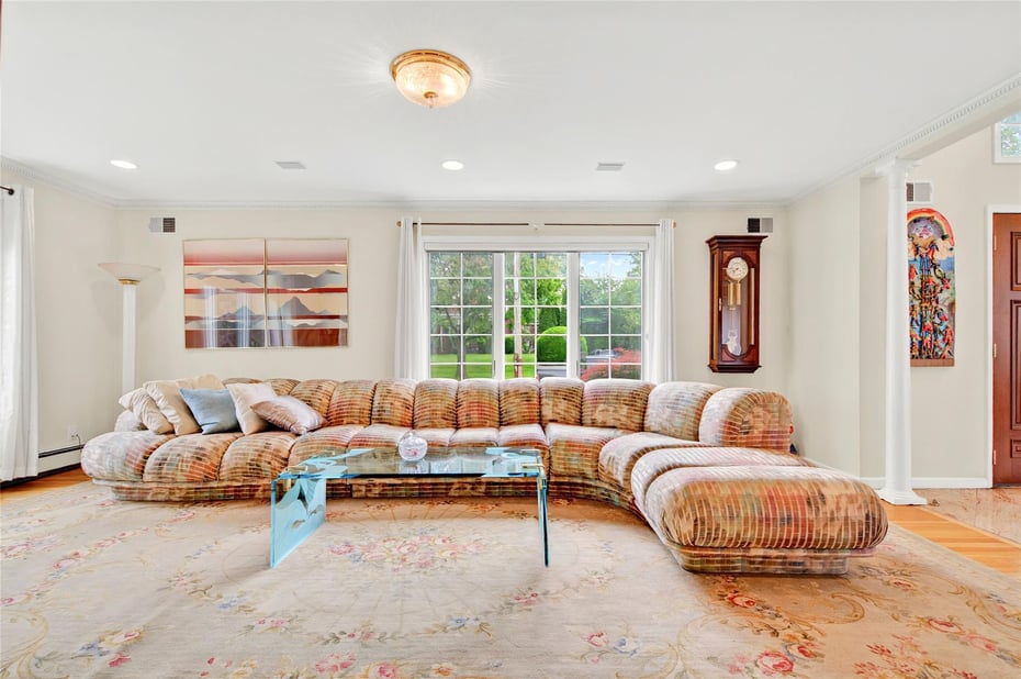 249 Park Avenue Photo 8