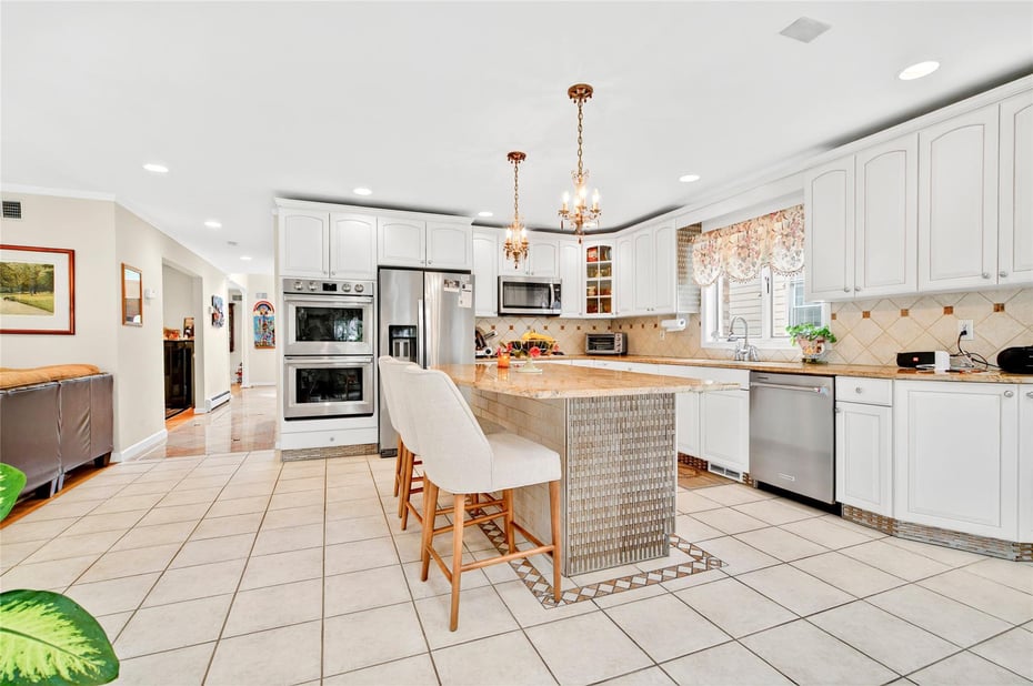 249 Park Avenue Photo 17