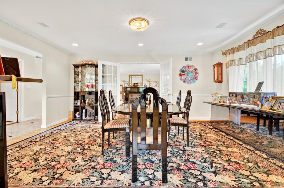 249 Park Avenue Photo 10