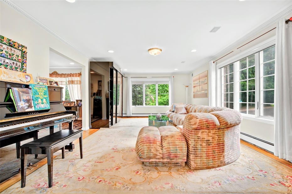 249 Park Avenue Photo 7