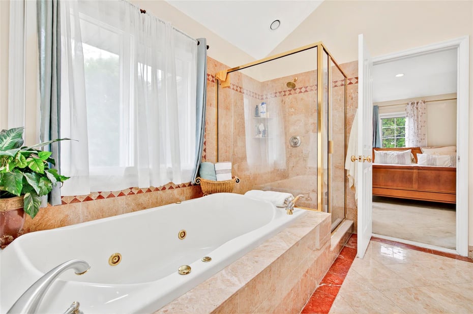 249 Park Avenue Photo 32