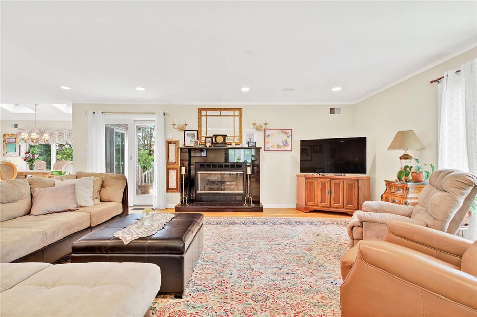 249 Park Avenue Photo 12