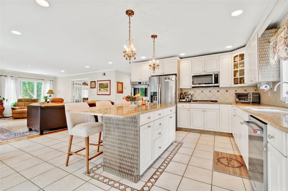 249 Park Avenue Photo 18