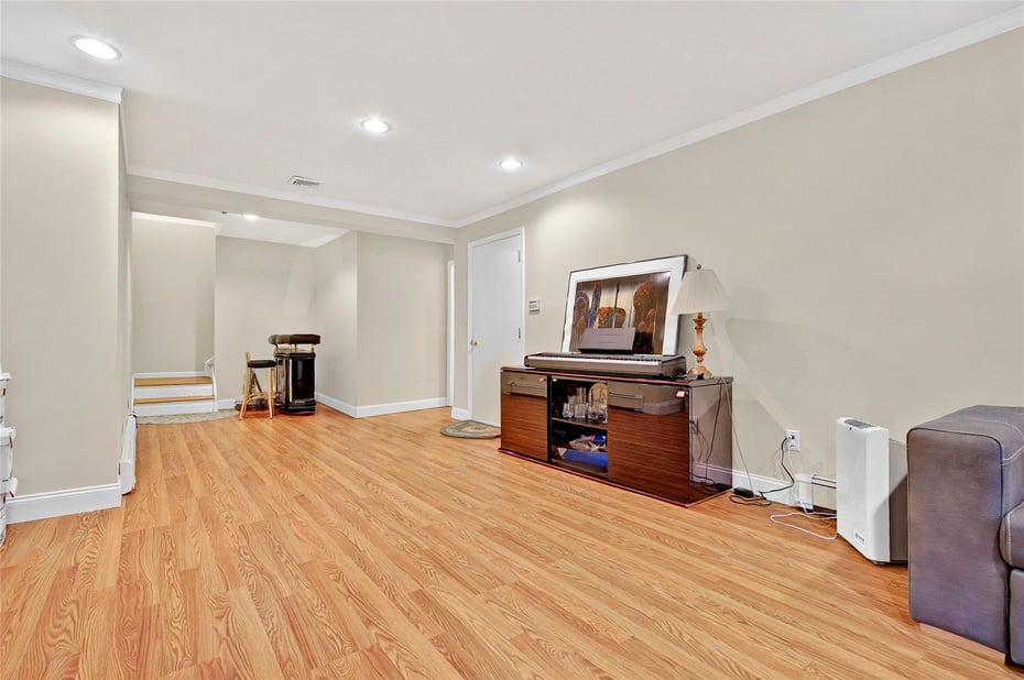 249 Park Avenue Photo 44
