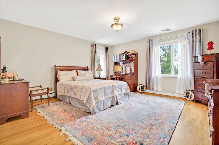 249 Park Avenue Photo 37