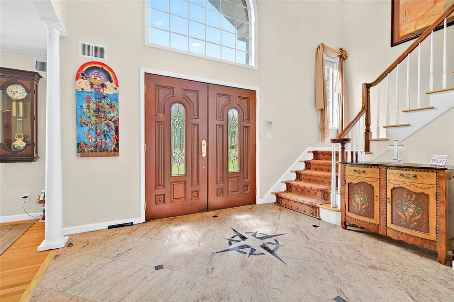 249 Park Avenue Photo 4
