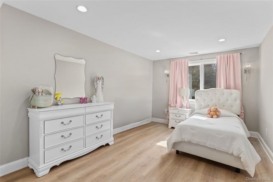 20 Oscaleta Road Photo 22