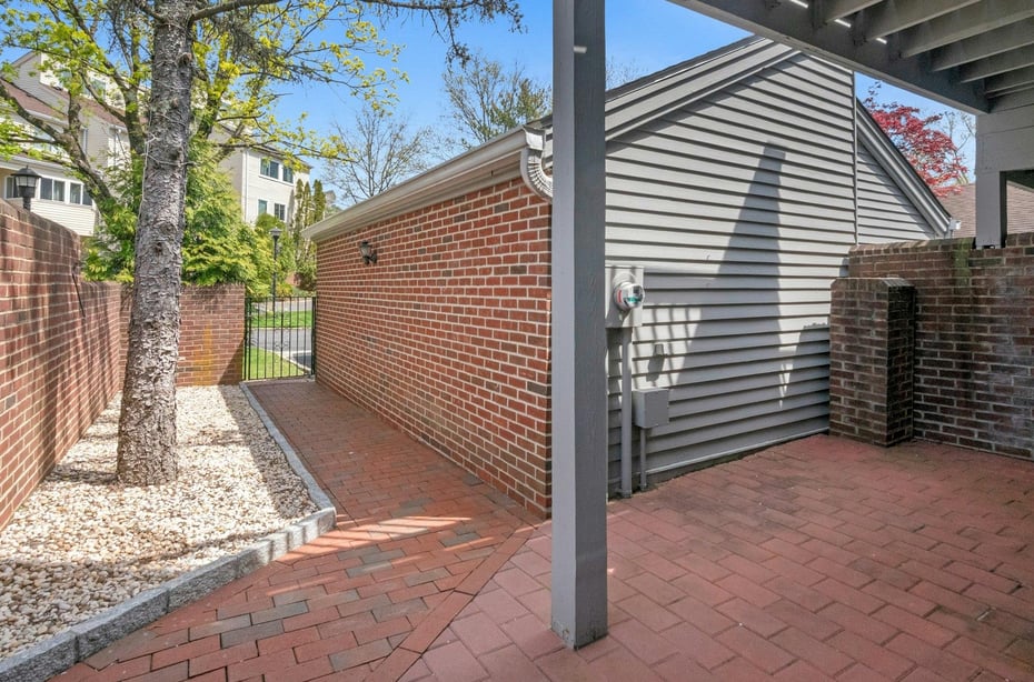 60 Waterside Close Photo 5