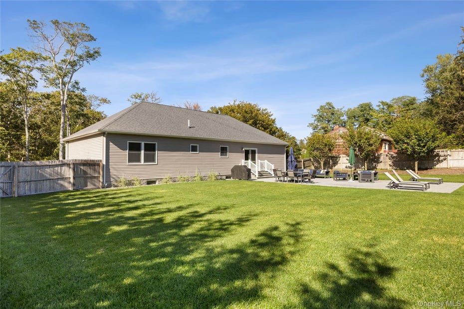 380 Homestead Way Photo 33