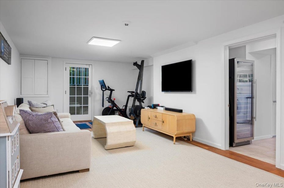 1 Elm Avenue Photo 24