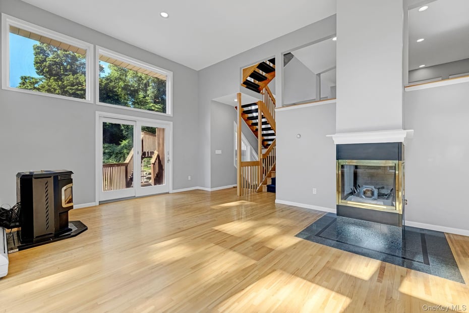 699 Route 9W S Photo 17