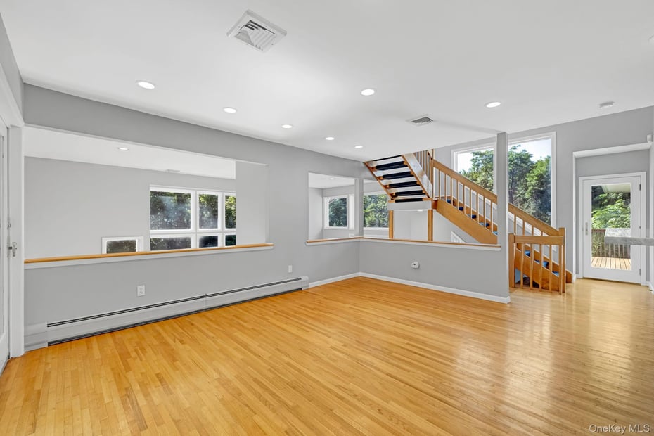 699 Route 9W S Photo 13