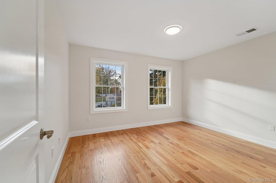 255 Congers Road Photo 30