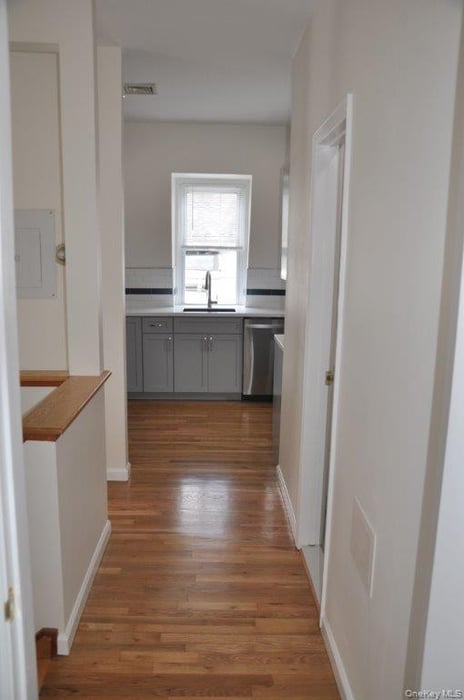 11-13 Edgemont Road Photo 6