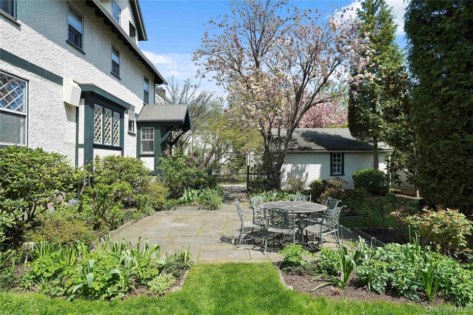 240 Monterey Avenue Photo 31