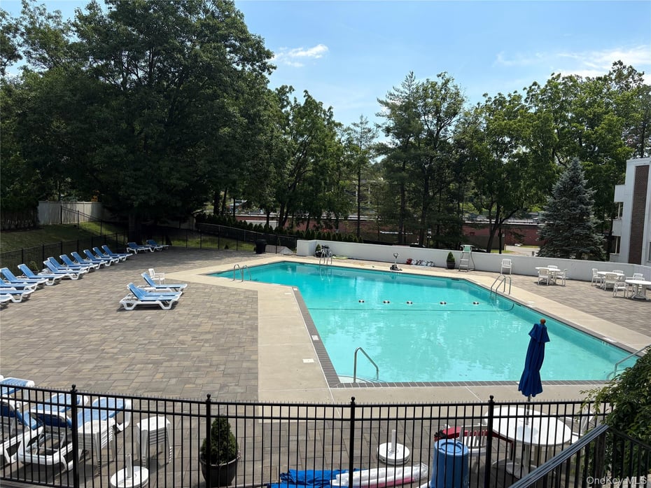 1118 Colony Drive Photo 3