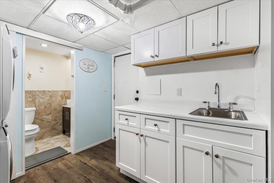 212 Manhattan Avenue Photo 25