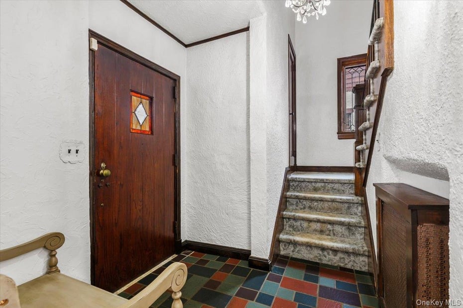 212 Manhattan Avenue Photo 4