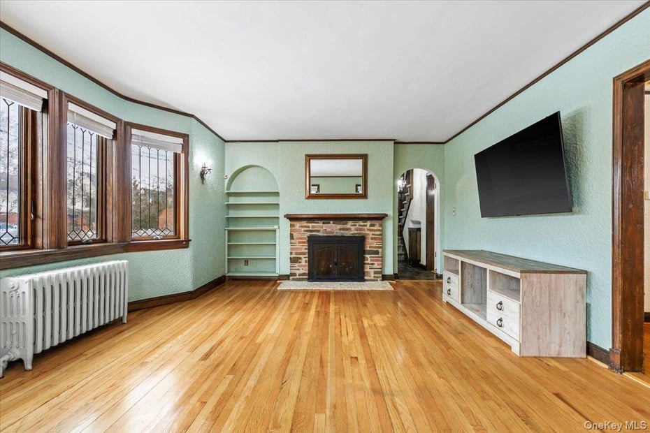 212 Manhattan Avenue Photo 7