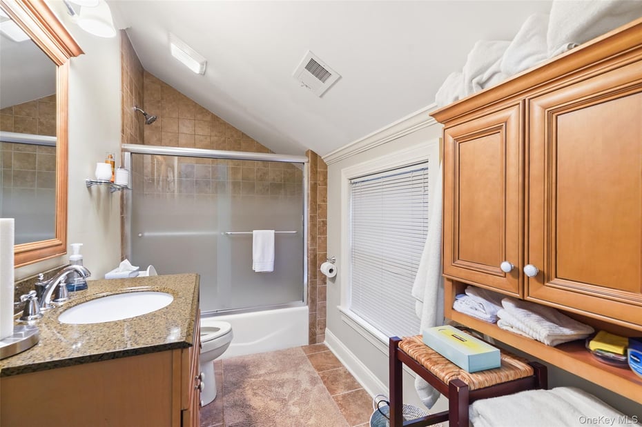 135 Bedford Road Photo 22