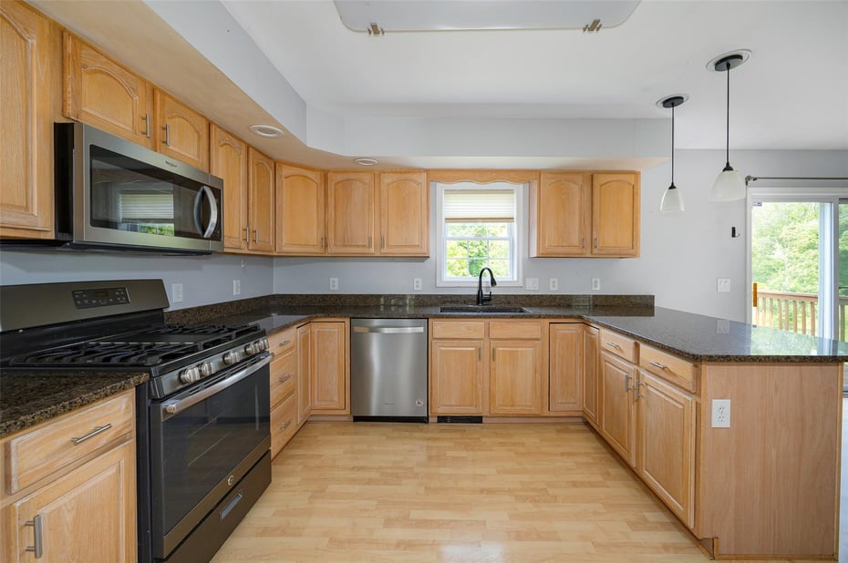 37 Pine Lane Photo 8