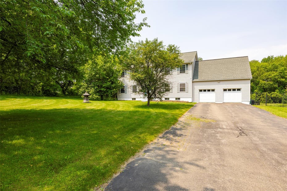 37 Pine Lane Photo 3