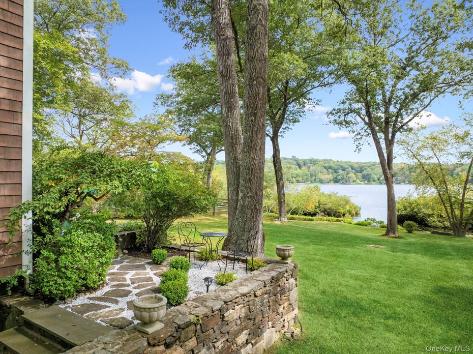 93 Cross Pond Road Photo 5