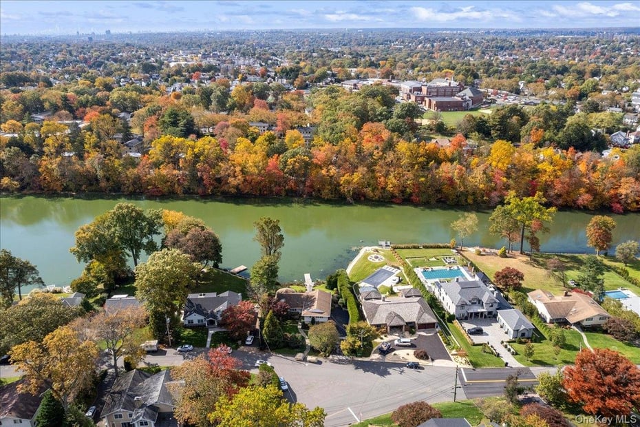 34 Lakeshore Drive Photo 16