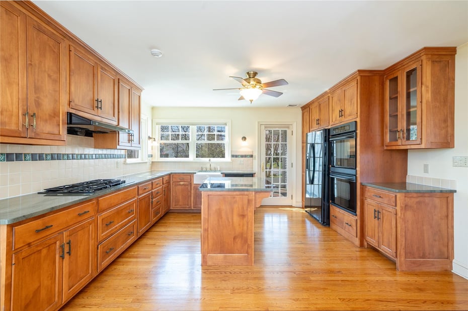 205 Beech Street Photo 3