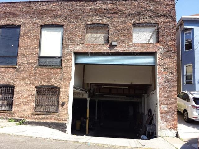 30 South Street Photo 4