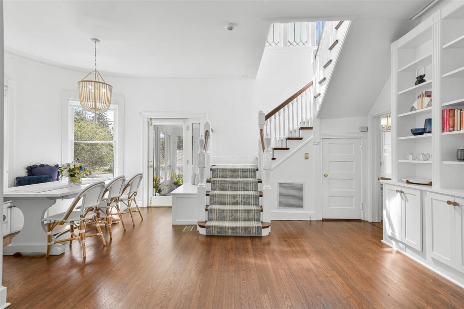 110 Beach Avenue Photo 5