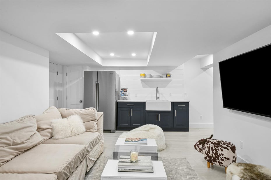 110 Beach Avenue Photo 30