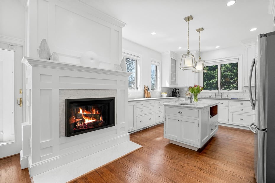 110 Beach Avenue Photo 12