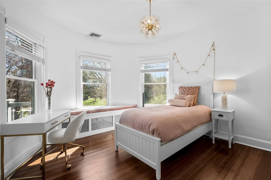 110 Beach Avenue Photo 24