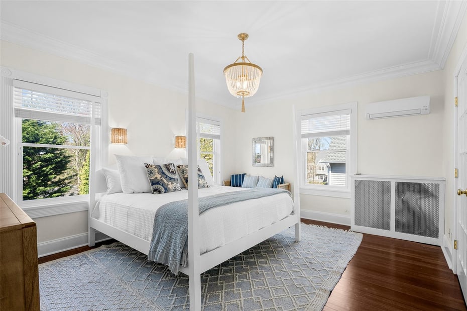 110 Beach Avenue Photo 18