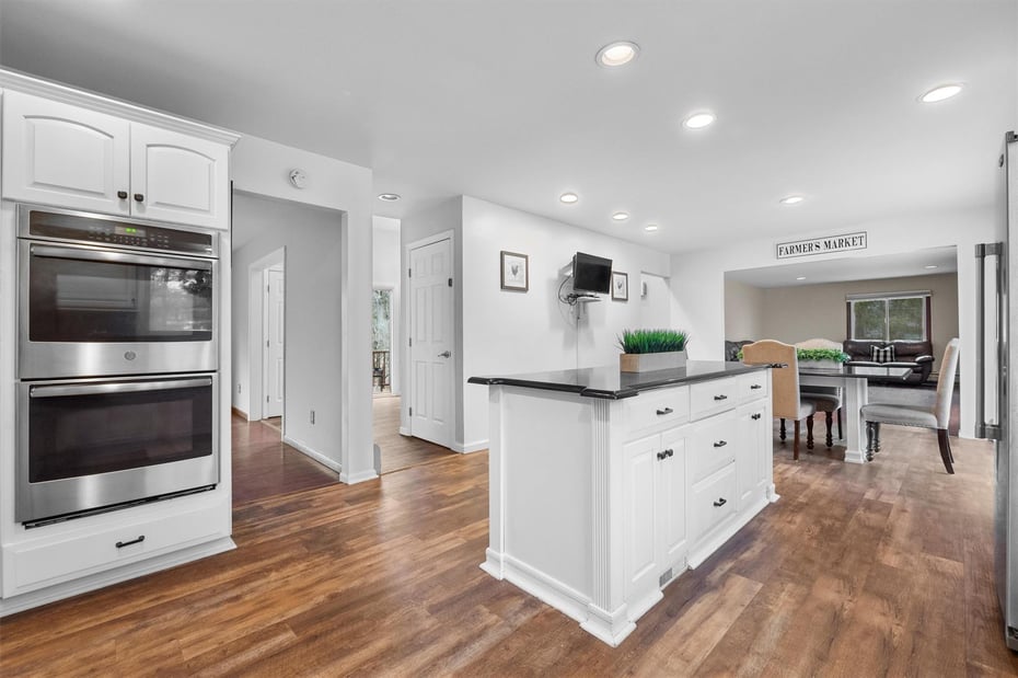 4 Tall Pines Court Photo 8