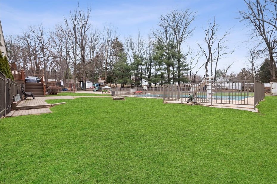 4 Tall Pines Court Photo 36