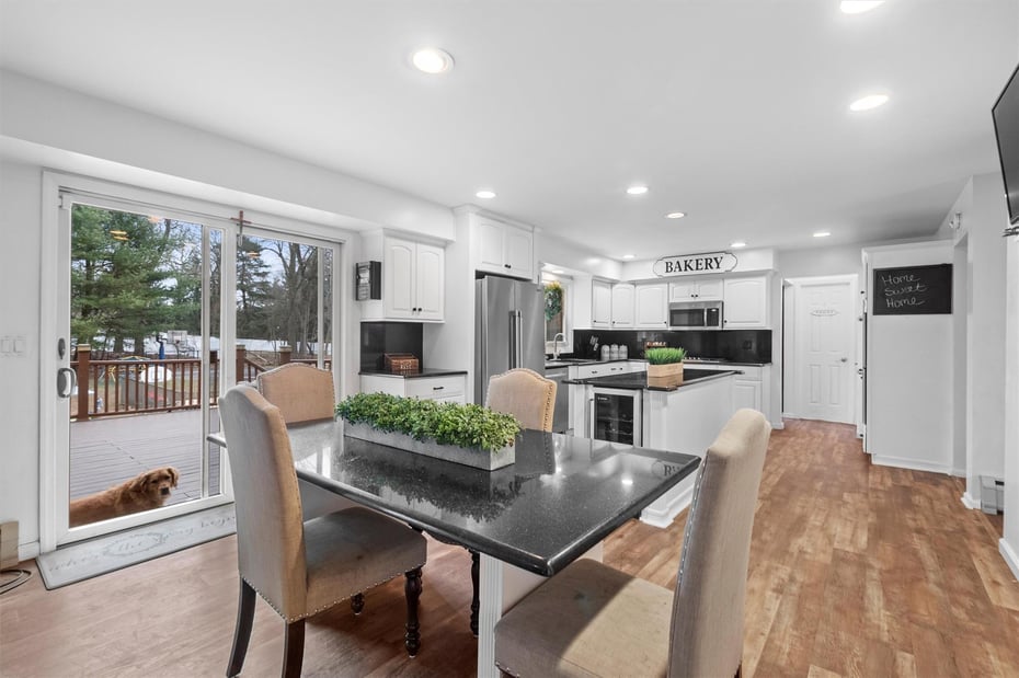 4 Tall Pines Court Photo 3