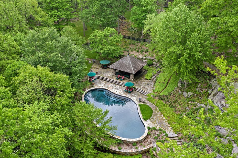 401 Pea Pond Road Photo 3