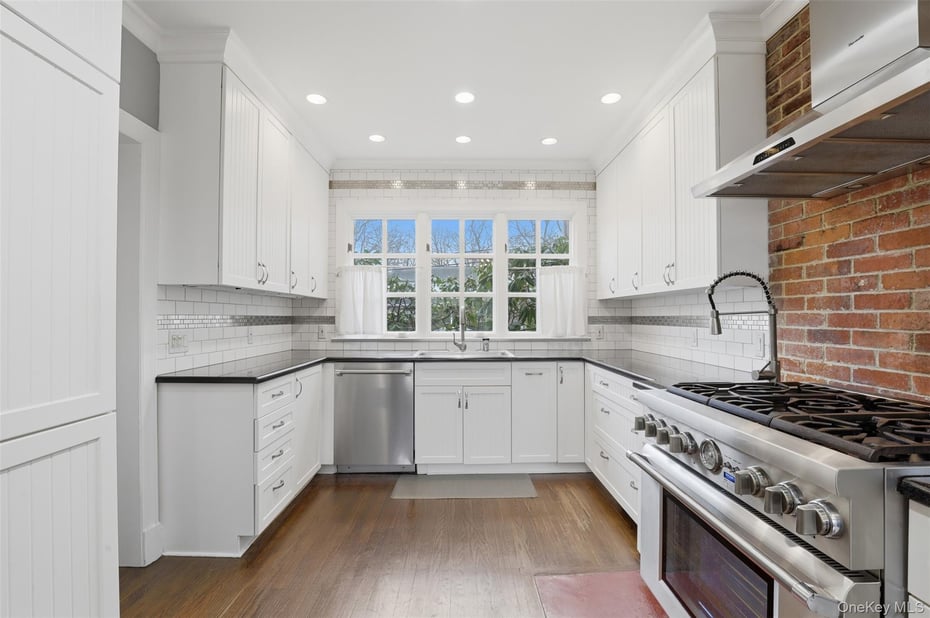 12 Little John Place Photo 10