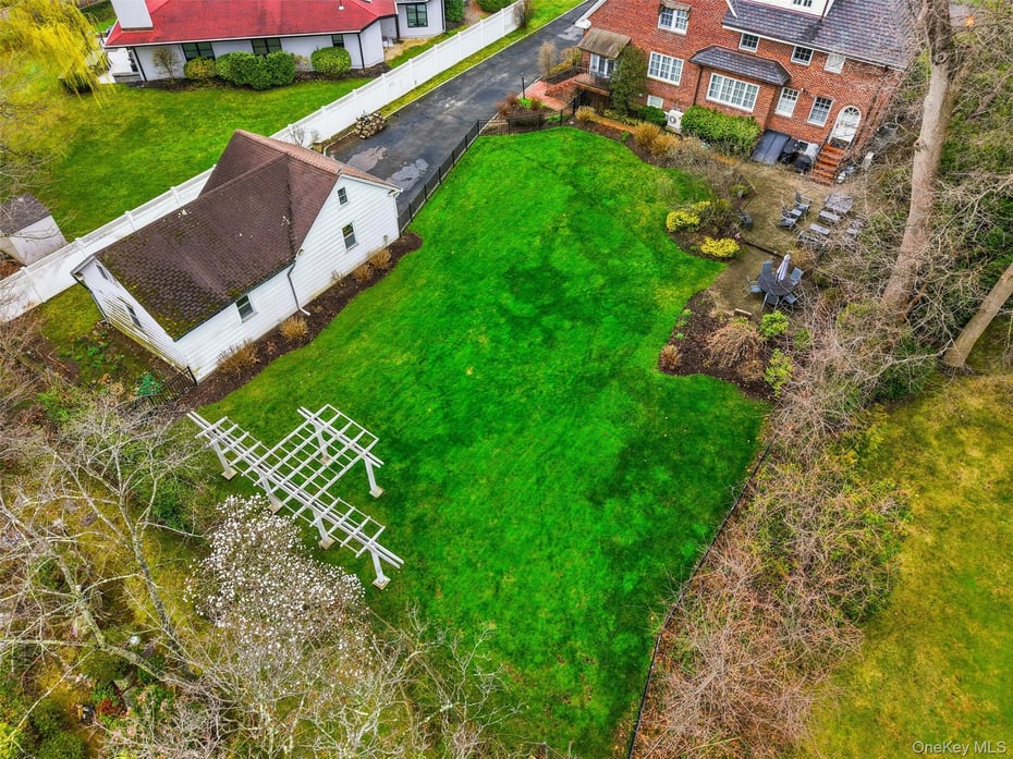 12 Little John Place Photo 43