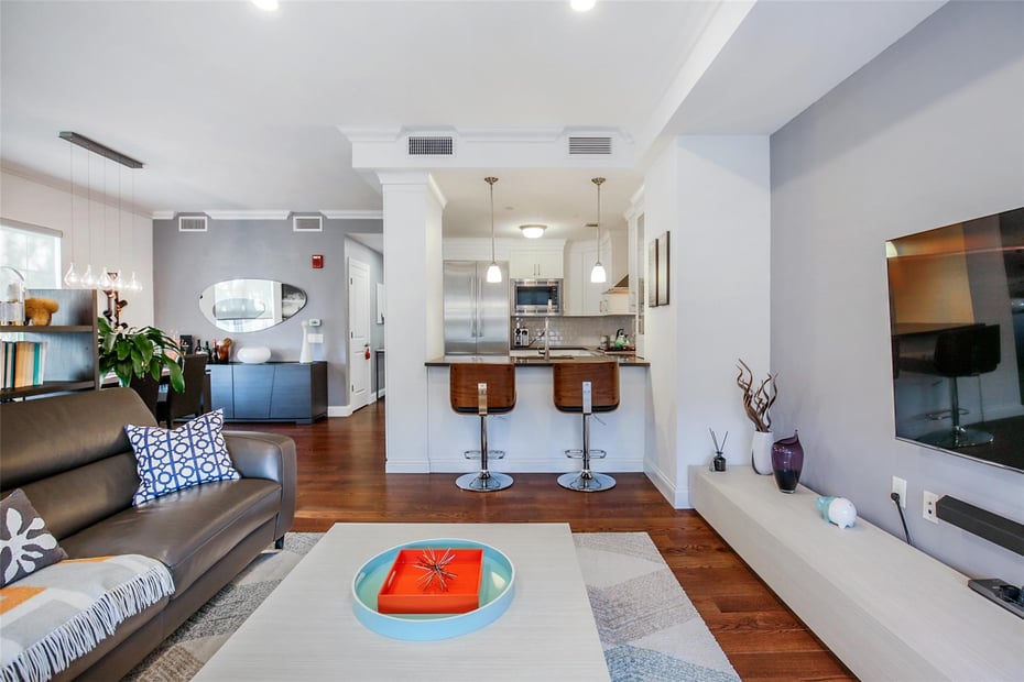 10 Byron Place  #309 Photo 3