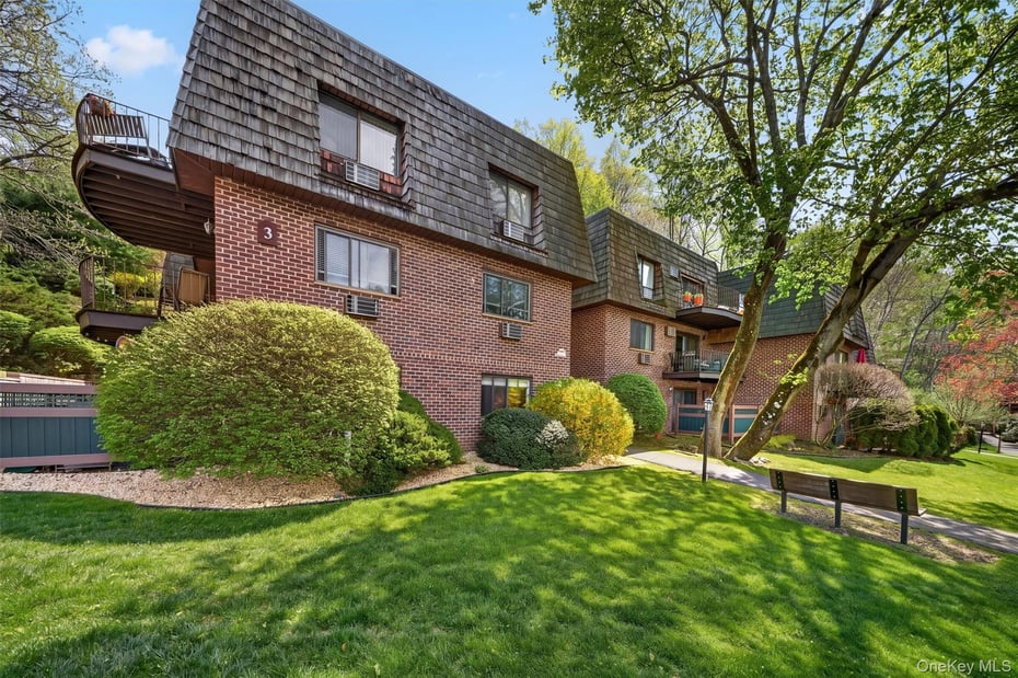 3 Briarcliff Drive S  #9 Photo 2