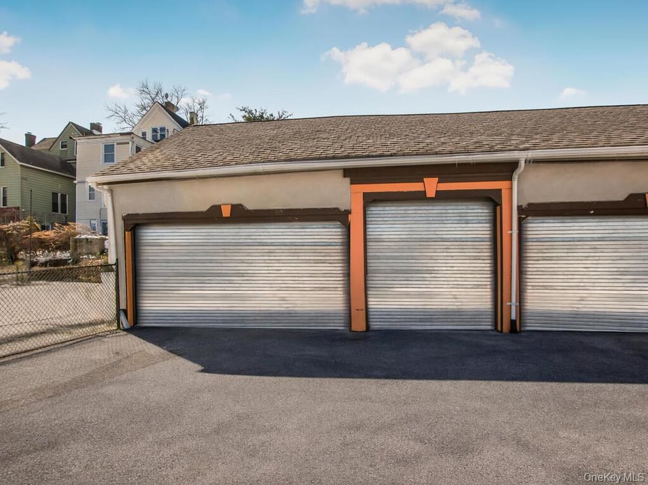 200 W 1st Street Photo 36