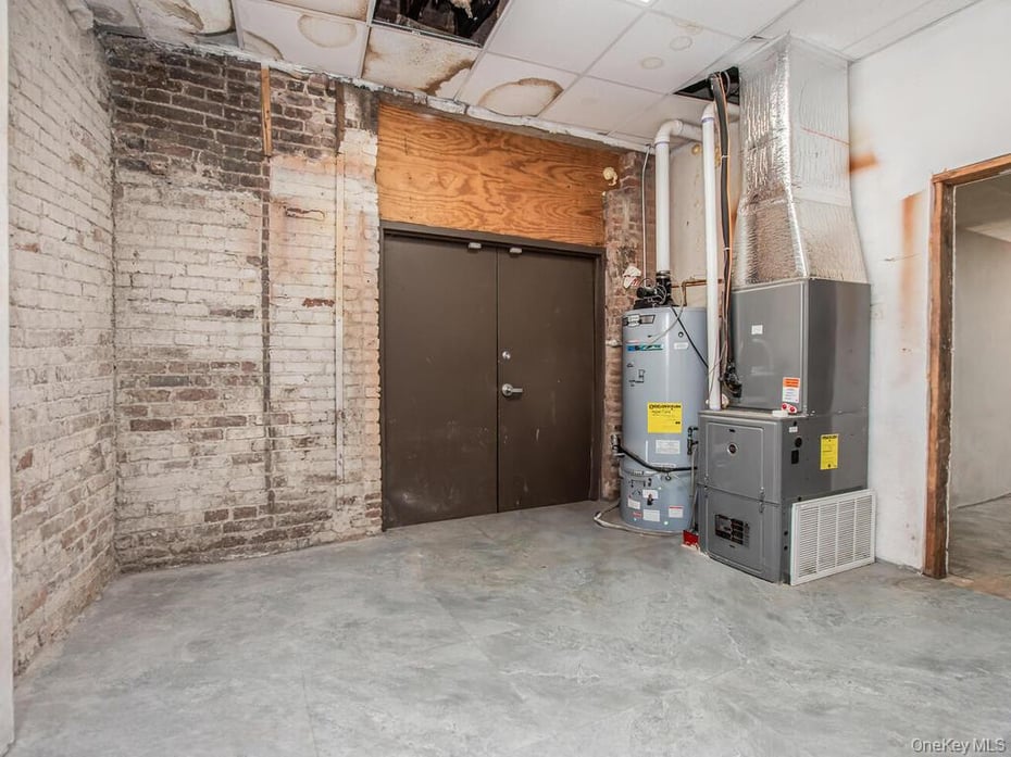 200 W 1st Street Photo 7