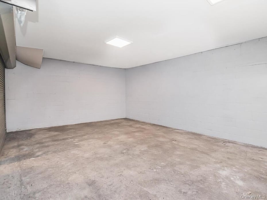 200 W 1st Street Photo 19