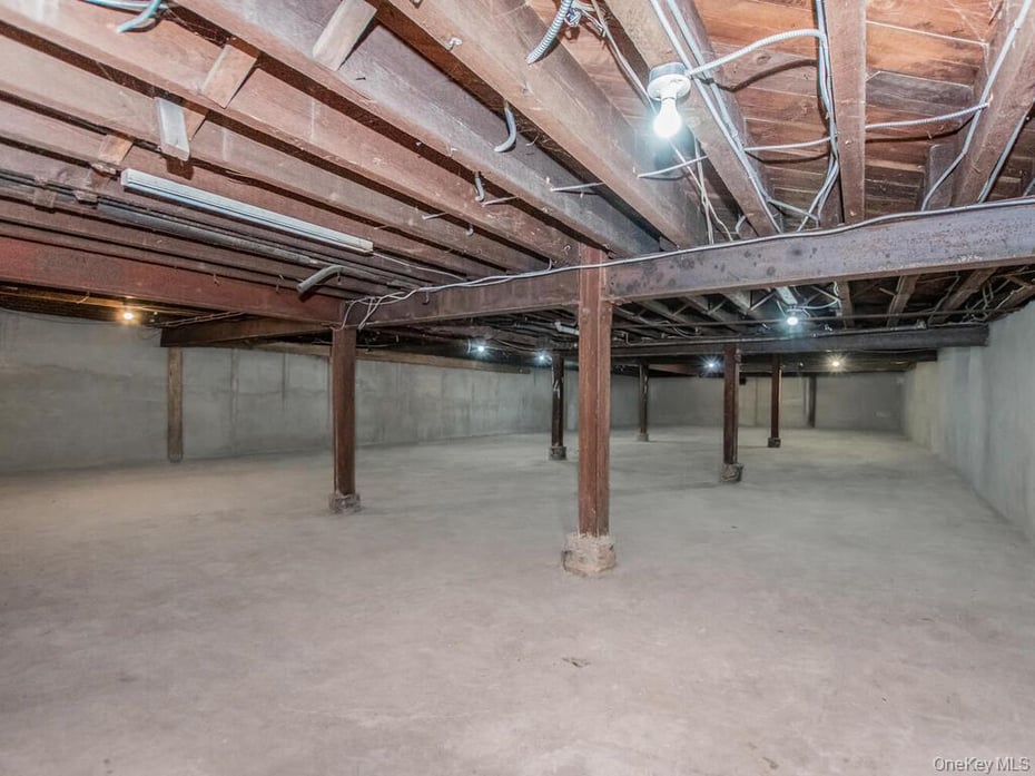 200 W 1st Street Photo 15